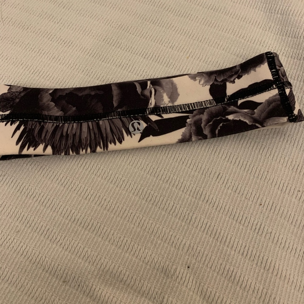 Flower lululemon headband